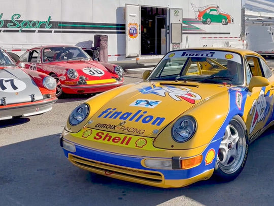 STRAAT - 1994 Porsche – Yellow